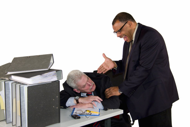 资深商人在睡觉时被抓图片下载