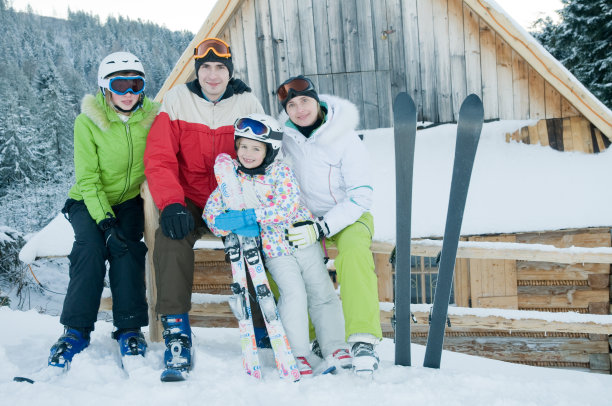 家庭滑雪团队图片下载