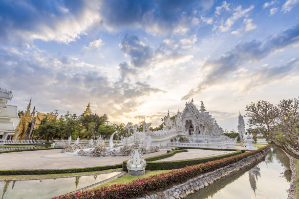 荣坤寺的日落景色图片下载