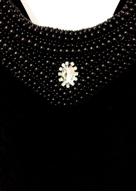 黑色的裙子和床的特写图片下载