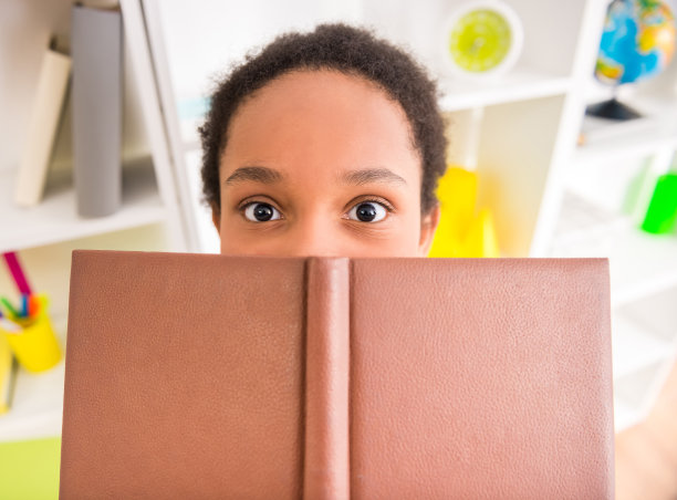 女生在家里图片下载