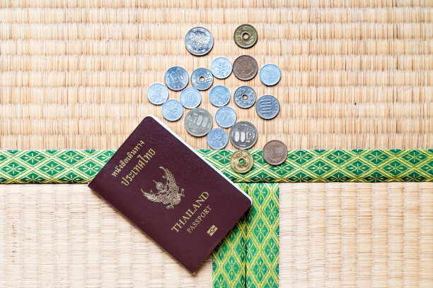 泰国护照加上日本钱图片下载