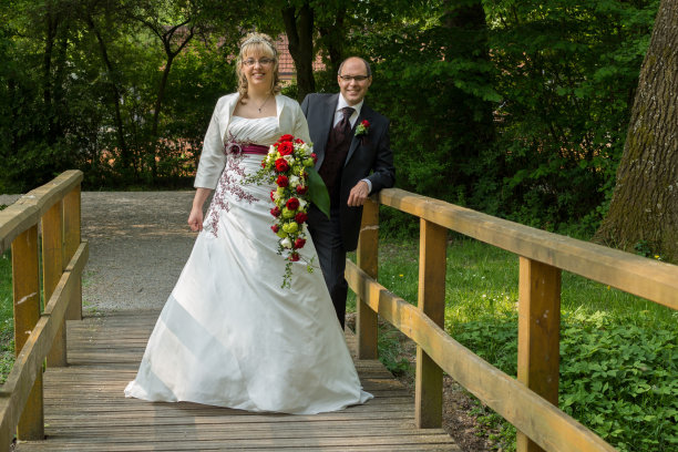 布劳特夫妇图片下载