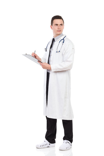 拿着写字板的男医生图片下载
