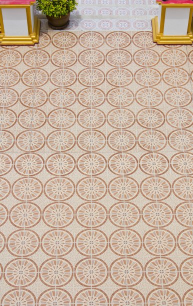 漂亮的瓷砖地板。图片下载