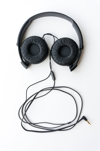 耳机做鬼脸图片下载