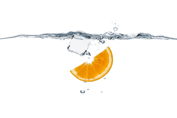 健康饮品配橘子和冰块图片下载