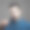 这是一幅怀疑的男人的肖像，他摘下墨镜看着相机图片下载