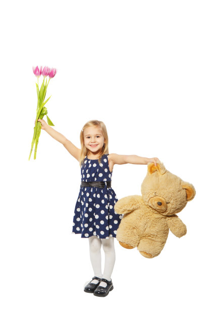 熊在一个女孩的手中图片下载