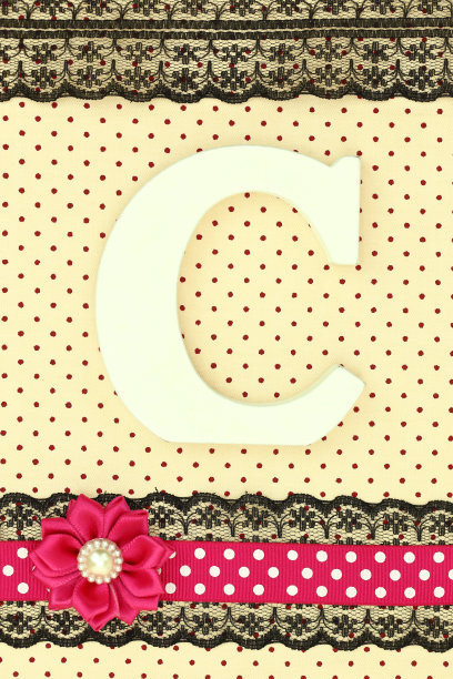 木字母C在圆点背景上图片下载