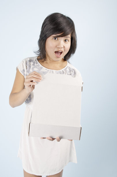 亚洲女性收到了一个尴尬的惊喜图片下载