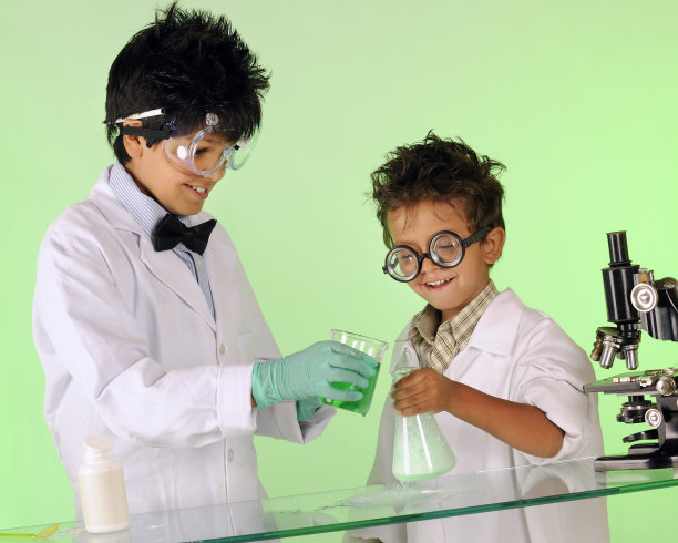 疯狂的科学家一起工作图片下载