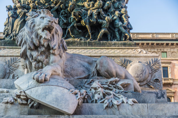 米兰市中心的大教堂图片下载