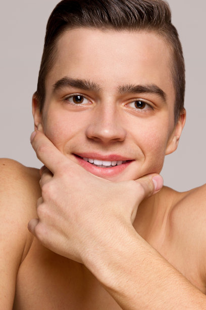 英俊少年微笑，肖像图片下载