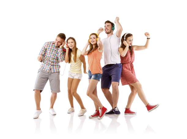 一群听音乐的年轻人图片下载