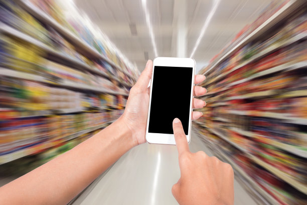 在配送仓库使用平板电脑的工人图片下载