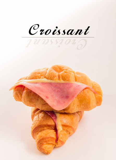 白底火腿芝士羊角面包图片下载