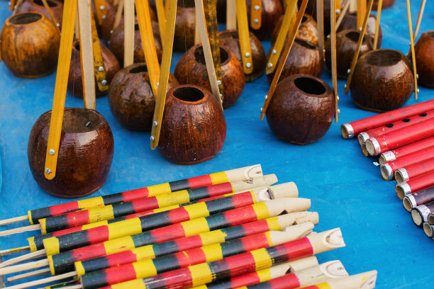 长笛和单弦乐器，印度手工艺品博览会在加尔各答图片下载