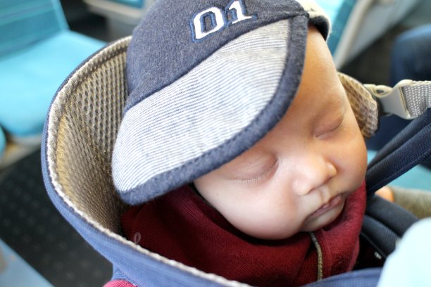 带着小婴儿旅行图片下载