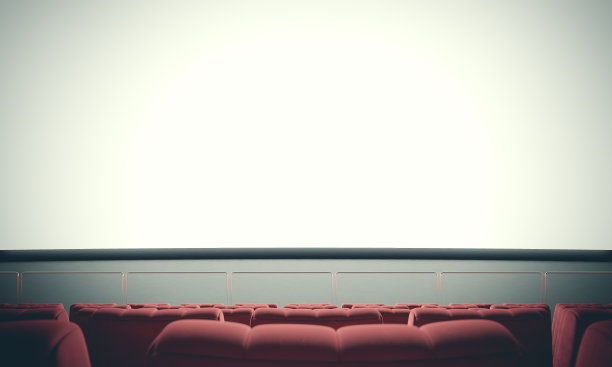 空荡荡的电影院屏幕和红色的座位。准备好接受你的广告了吗图片下载