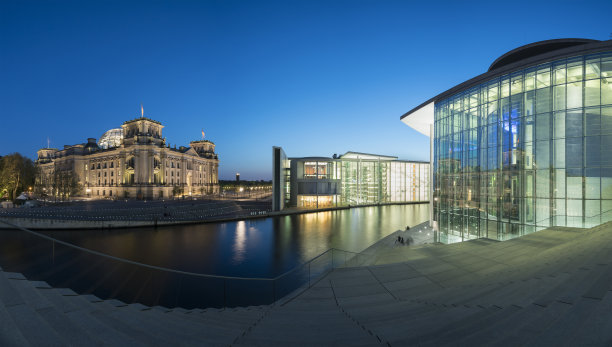 德国柏林政府大楼夜景图片下载