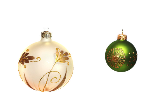 白色背景上的两个圣诞球图片下载
