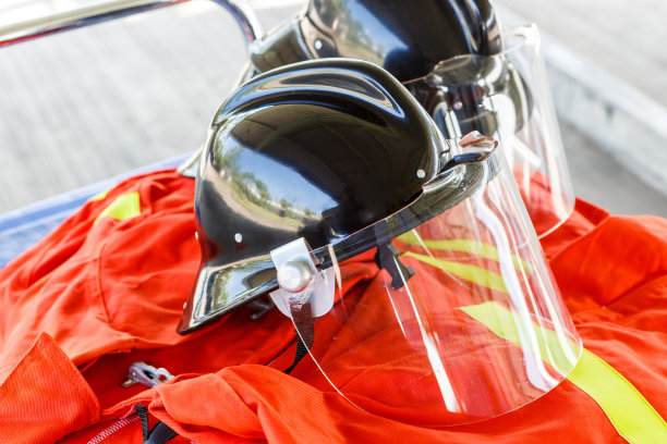消防队员制服安全图片下载