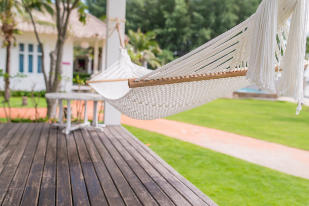 白色吊床的特写图片下载