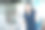 兴奋不已的亚洲女子举起双臂——成功的概念图片下载