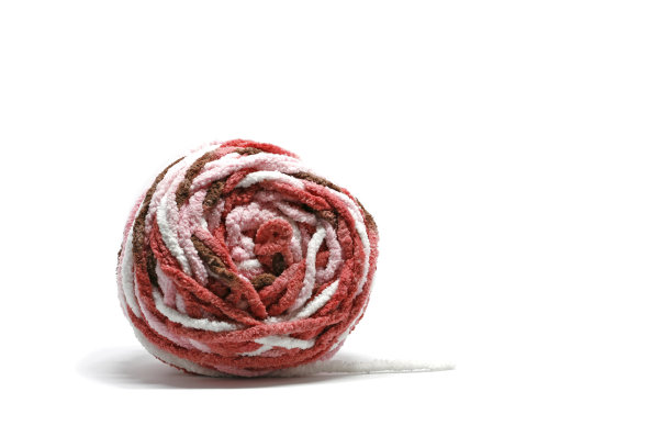 在白色背景上织毛线图片下载