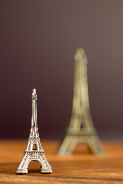 迷你埃菲尔铁塔图片下载