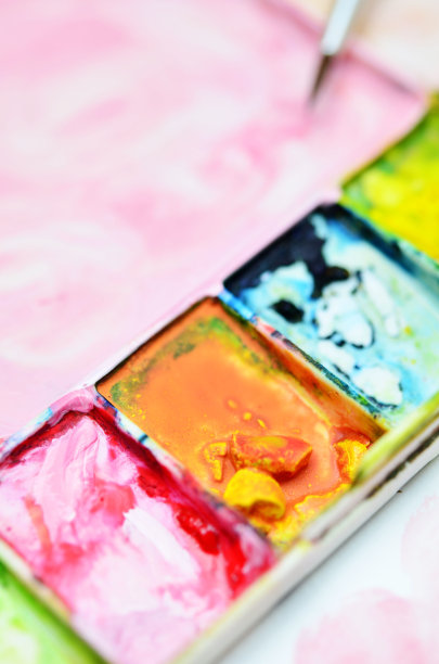 彩色颜料和画笔图片下载