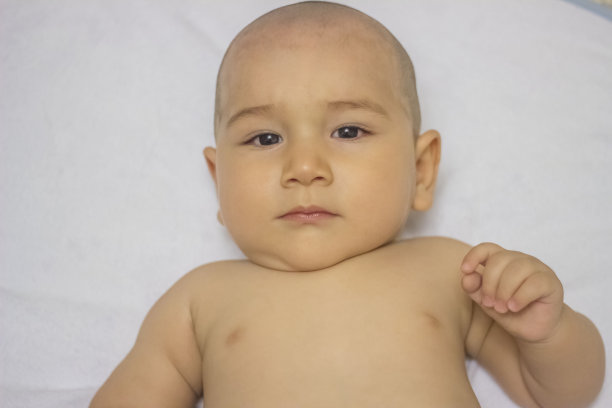 对父母没有反应的婴儿图片下载