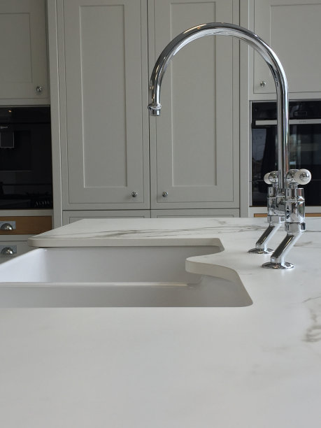 传统厨房搅拌器在经典的设置图片下载