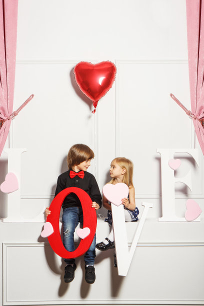 两个情人的目光图片下载