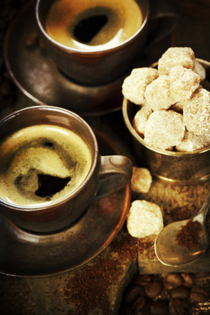 新鲜准备的意大利浓咖啡图片下载