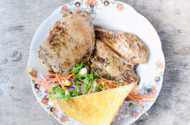 鸡肉和猪肉排图片下载