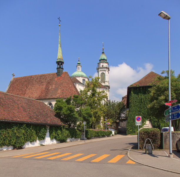 索罗图恩的老城街道图片下载