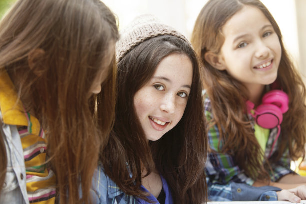 快乐的学生群体图片下载