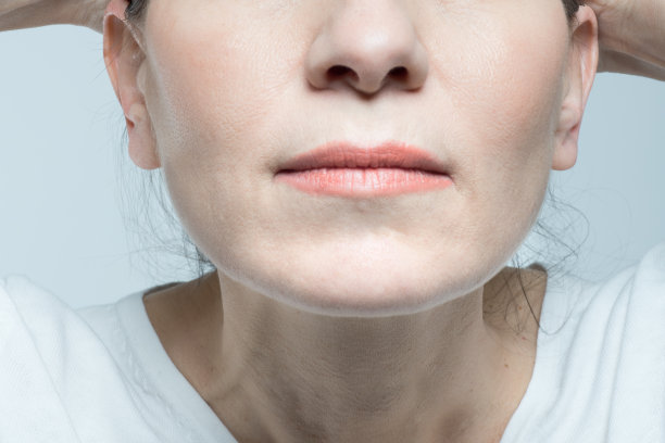 女人的脸，带背景的嘴唇图片下载