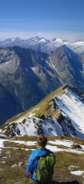 在锡勒塔尔山上的迁徙图片下载