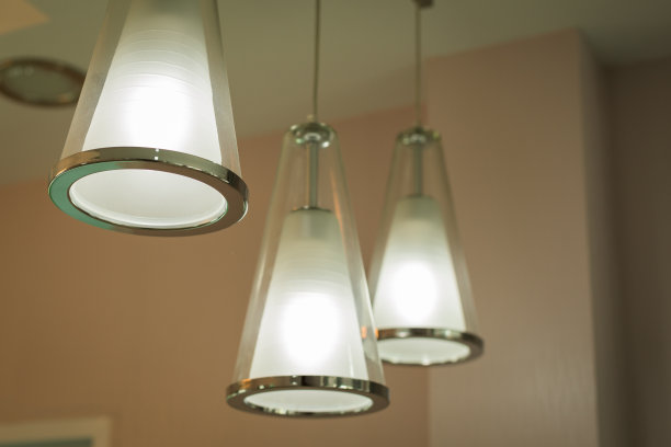 锥形顶灯图片下载