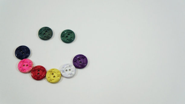 从微笑按钮的颜色衣服图片下载