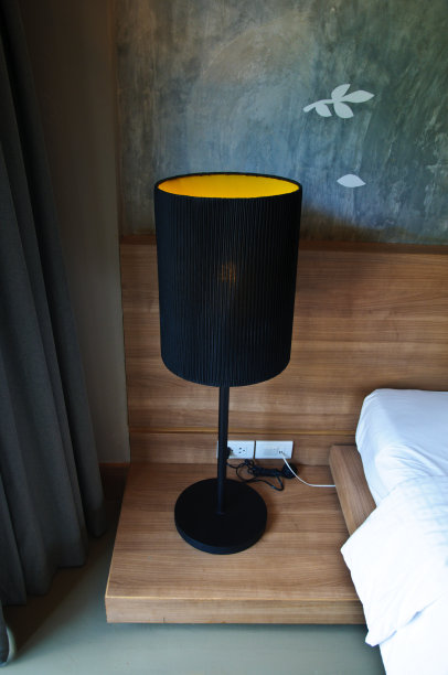 时尚黑色台灯图片下载