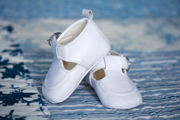 白色婴儿鞋图片下载