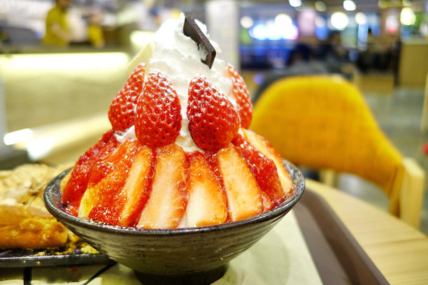 Bingsu草莓图片下载