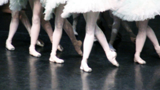 腿跳芭蕾舞图片下载