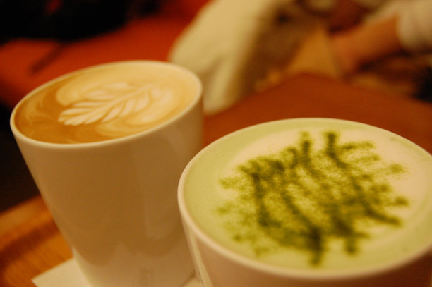 咖啡拿铁和玛蒂拿铁图片下载