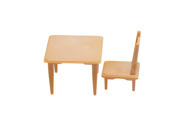 玩具家具。桌子和椅子。图片下载
