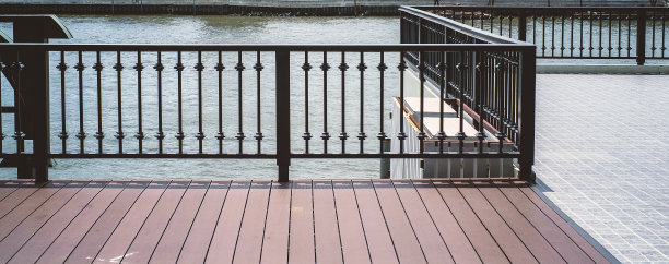 钢格栅和木地板图片下载